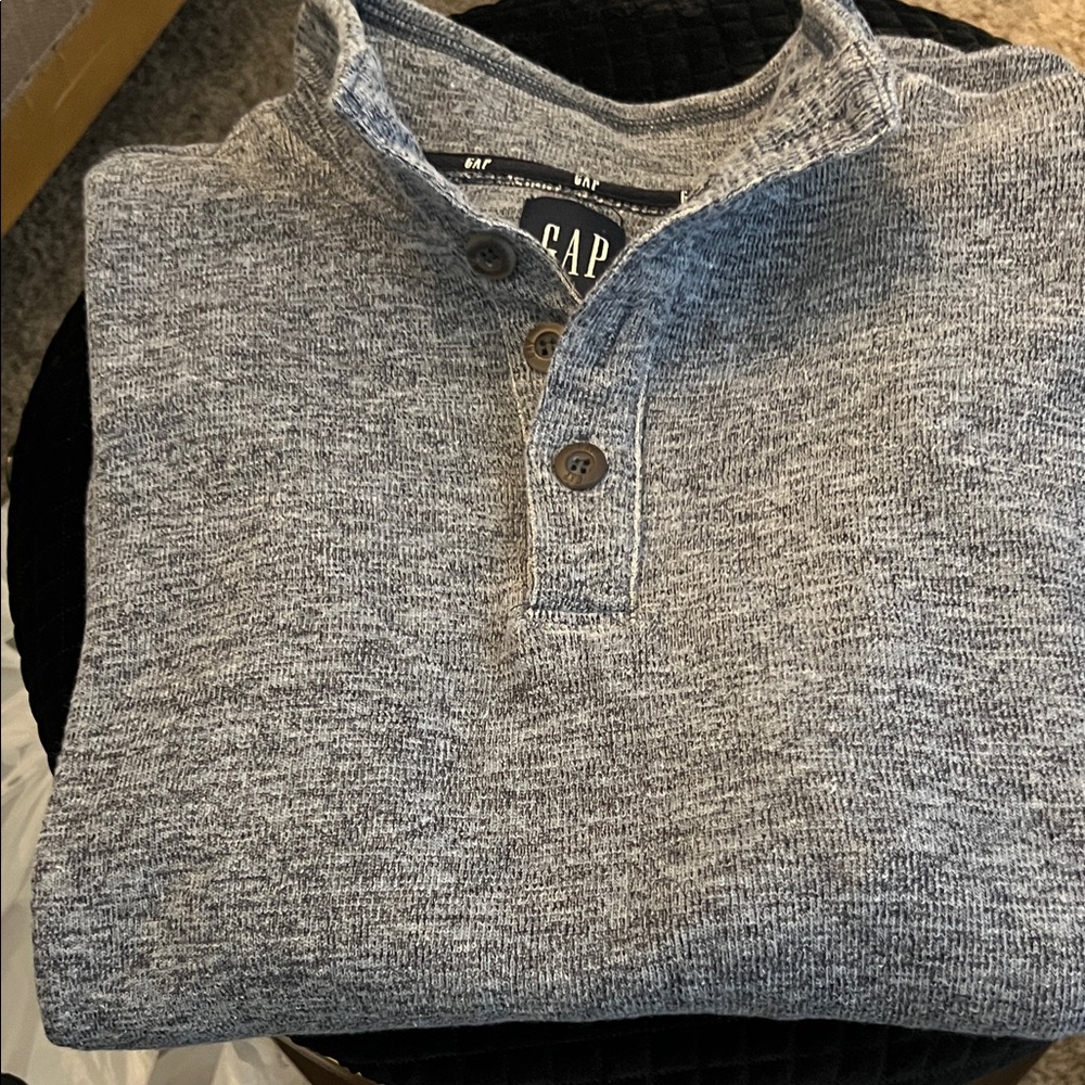 GAP Men's Heather Gray Crewneck Sweater